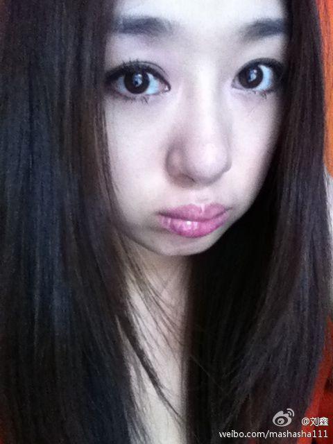 刘鑫最新照片,风采依旧引人瞩目